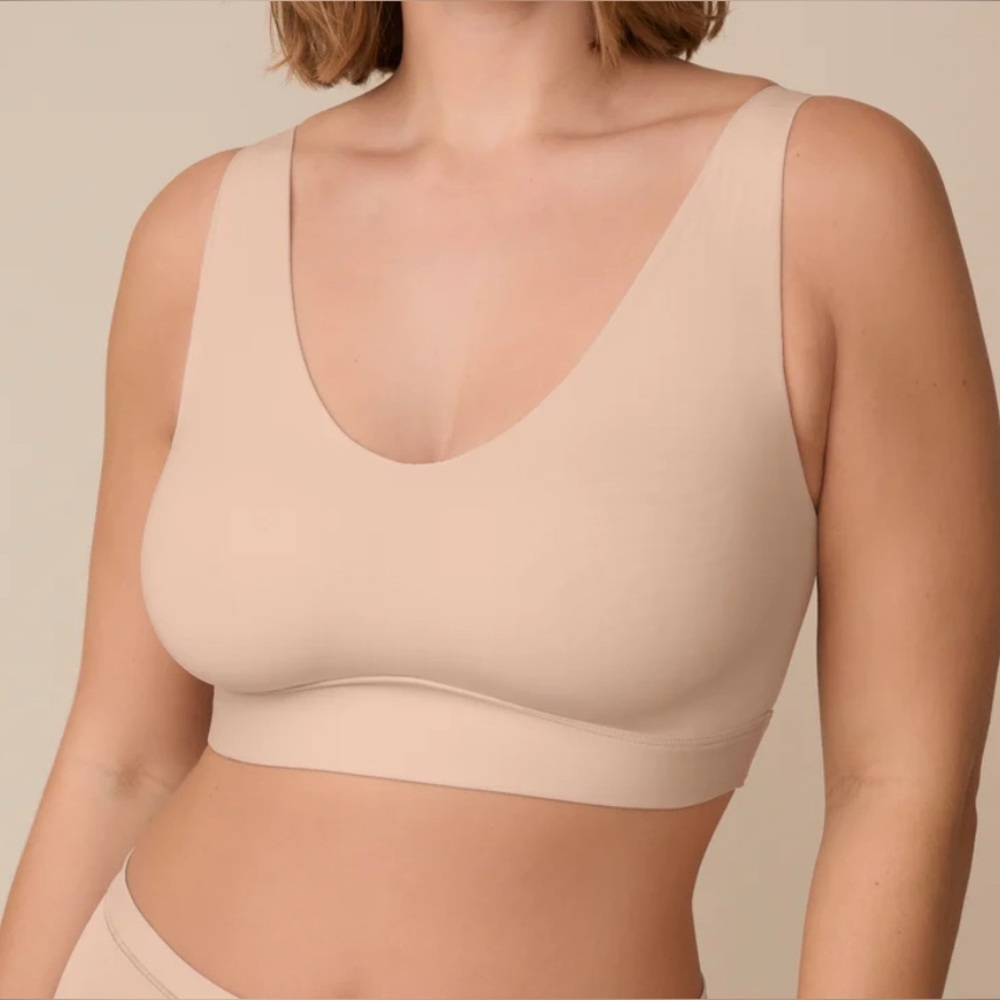 •HARPER WILDE• Bliss Bralette Ultra-Soft V-Neck Bralette Beige Medium